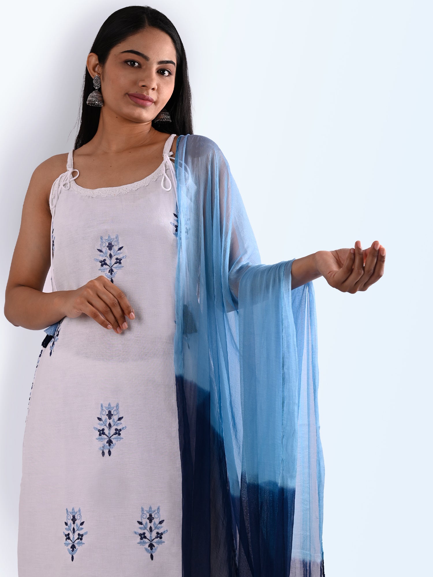 Nila – White & Blue Suit Set
