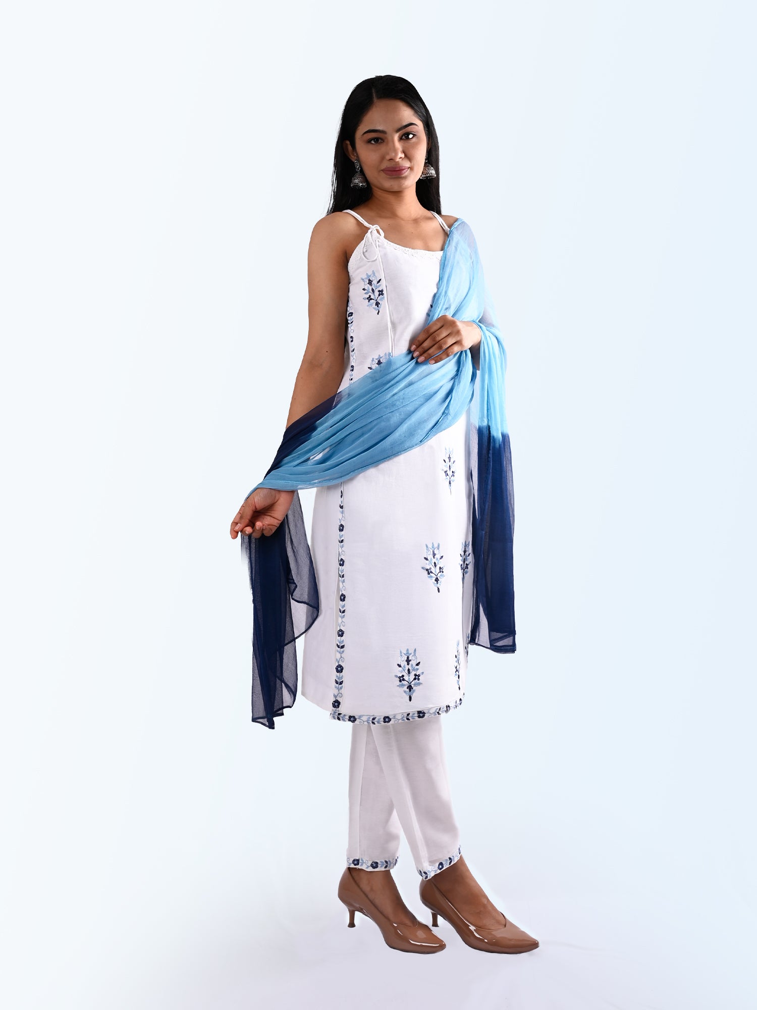 Nila – White & Blue Suit Set